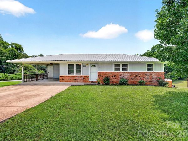 224 Cherokee Way , Marion, NC 28752