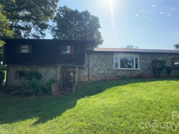 4294 Horseshoe Bend Road , Hudson, NC 28638