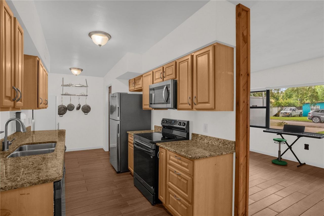 125 E Lauren Court, Fern Park, FL 32730 Photo