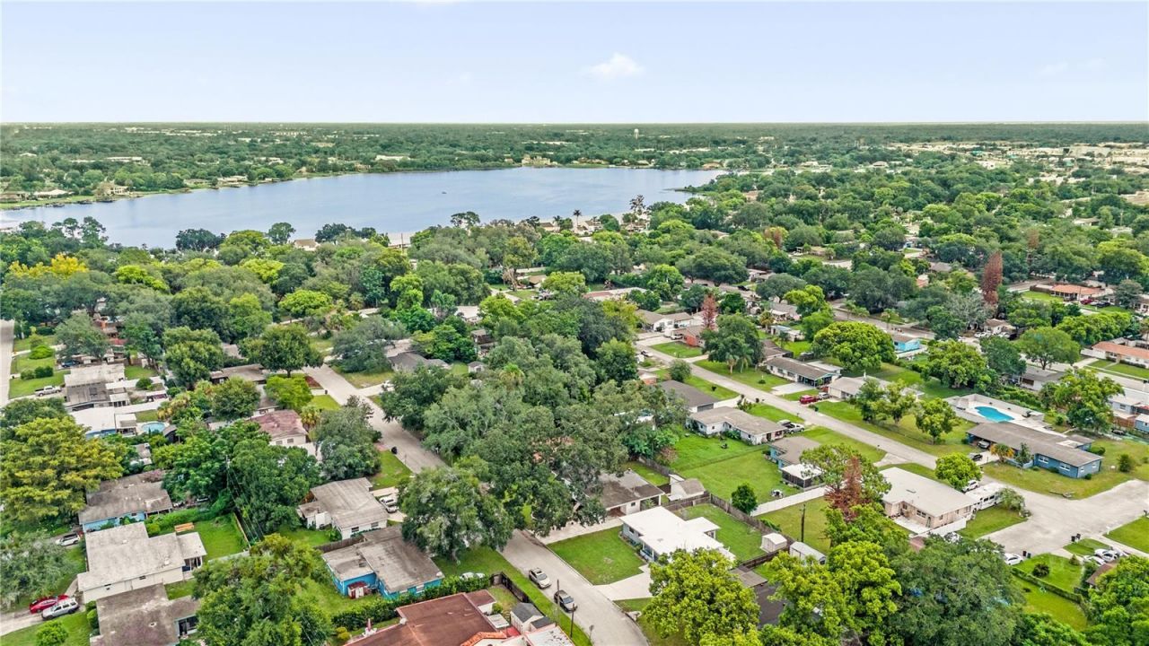 125 E Lauren Court, Fern Park, FL 32730 Photo