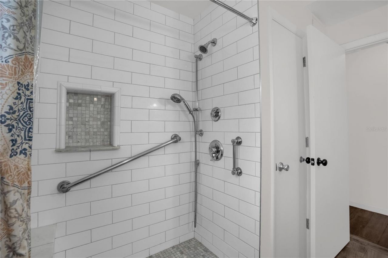 125 E Lauren Court, Fern Park, FL 32730 Photo
