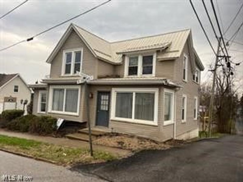 104 S Sugar Street, Saint Clairsville, OH 43950 Photo 1