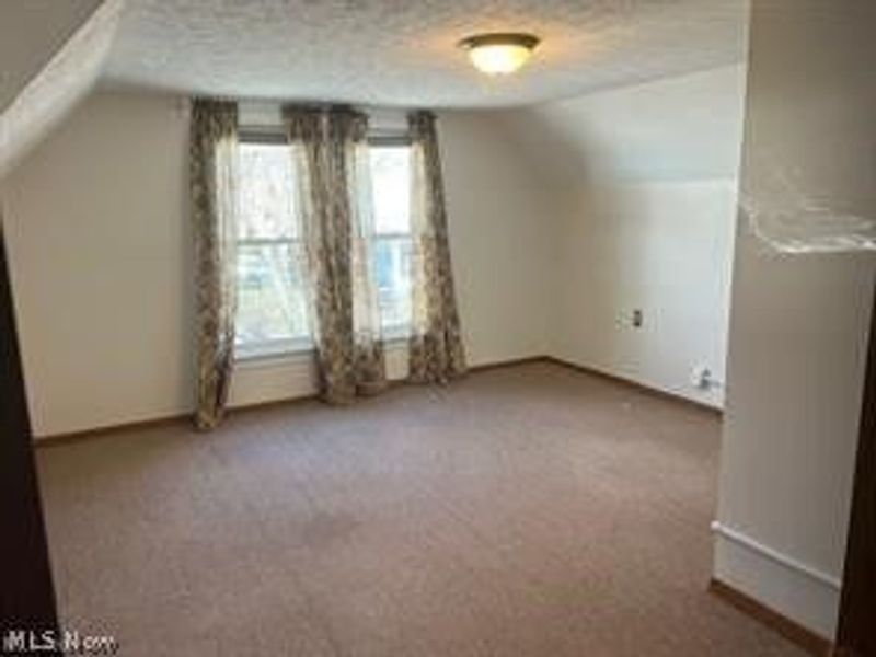 104 S Sugar Street, Saint Clairsville, OH 43950 Photo 9