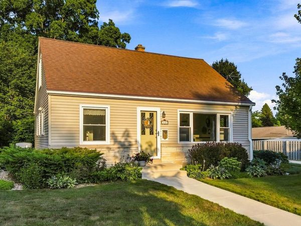 148 Tower DRIVE, Port Washington, WI 53074
