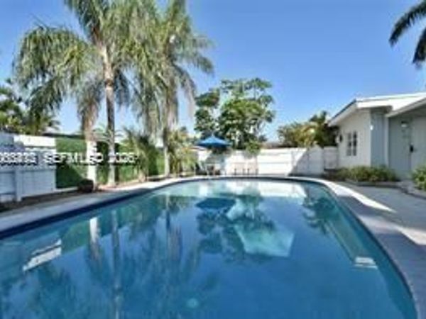 250 SE Park St , Unit 3, Dania Beach, FL 33004