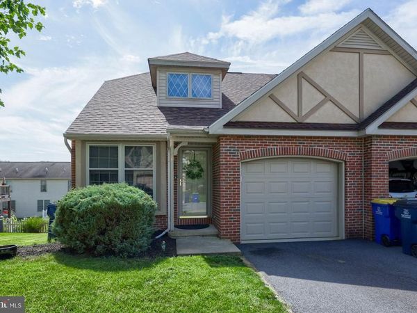 108 HAWK LANE , EPHRATA, PA 17522