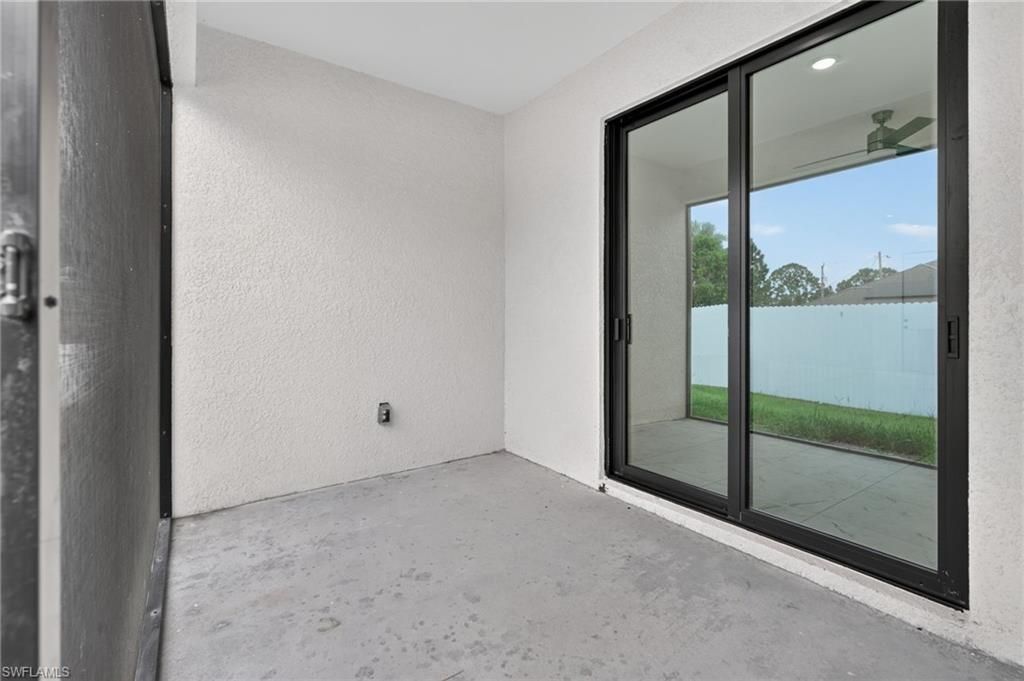 909/911 Homestead Rd S, Lehigh Acres, FL 33974 Photo