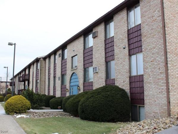 200 fernwood Road, Unit 3, Wintersville, OH 43953