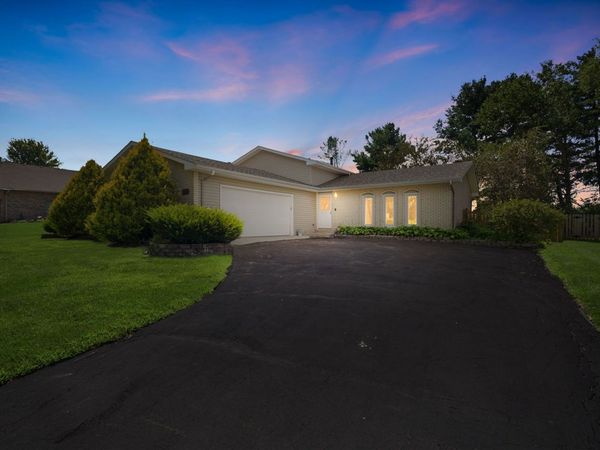 624 Melrose Lane , Beecher, IL 60401
