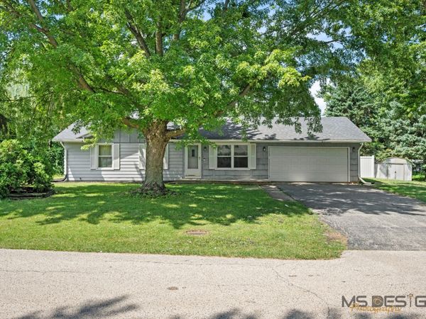 15 N Prairie Street, Cortland, IL 60112