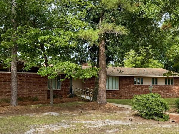 2206 Second Avenue, Elizabethtown, NC 28337