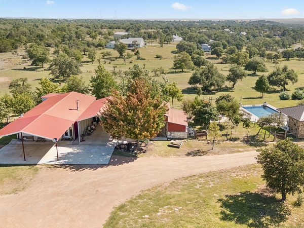 652 OVERLOOK DR, Fredericksburg, TX 78624