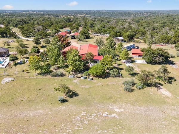 652 OVERLOOK DR, Fredericksburg, TX 78624