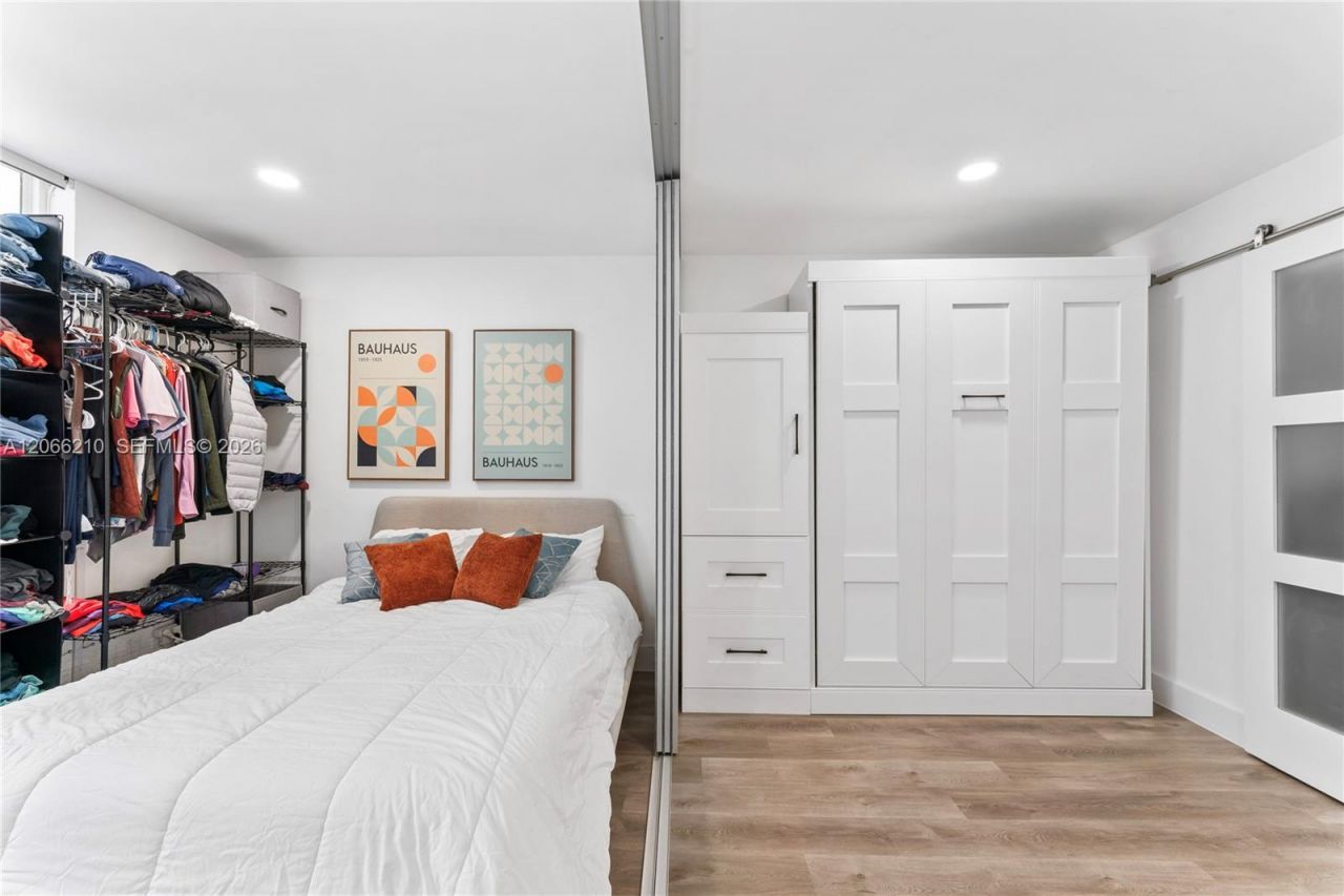 100 Lincoln Rd , Unit 301, Miami Beach, FL 33139 Photo