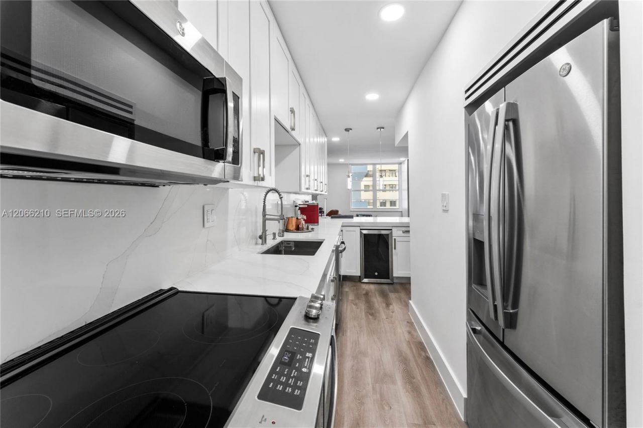 100 Lincoln Rd , Unit 301, Miami Beach, FL 33139 Photo