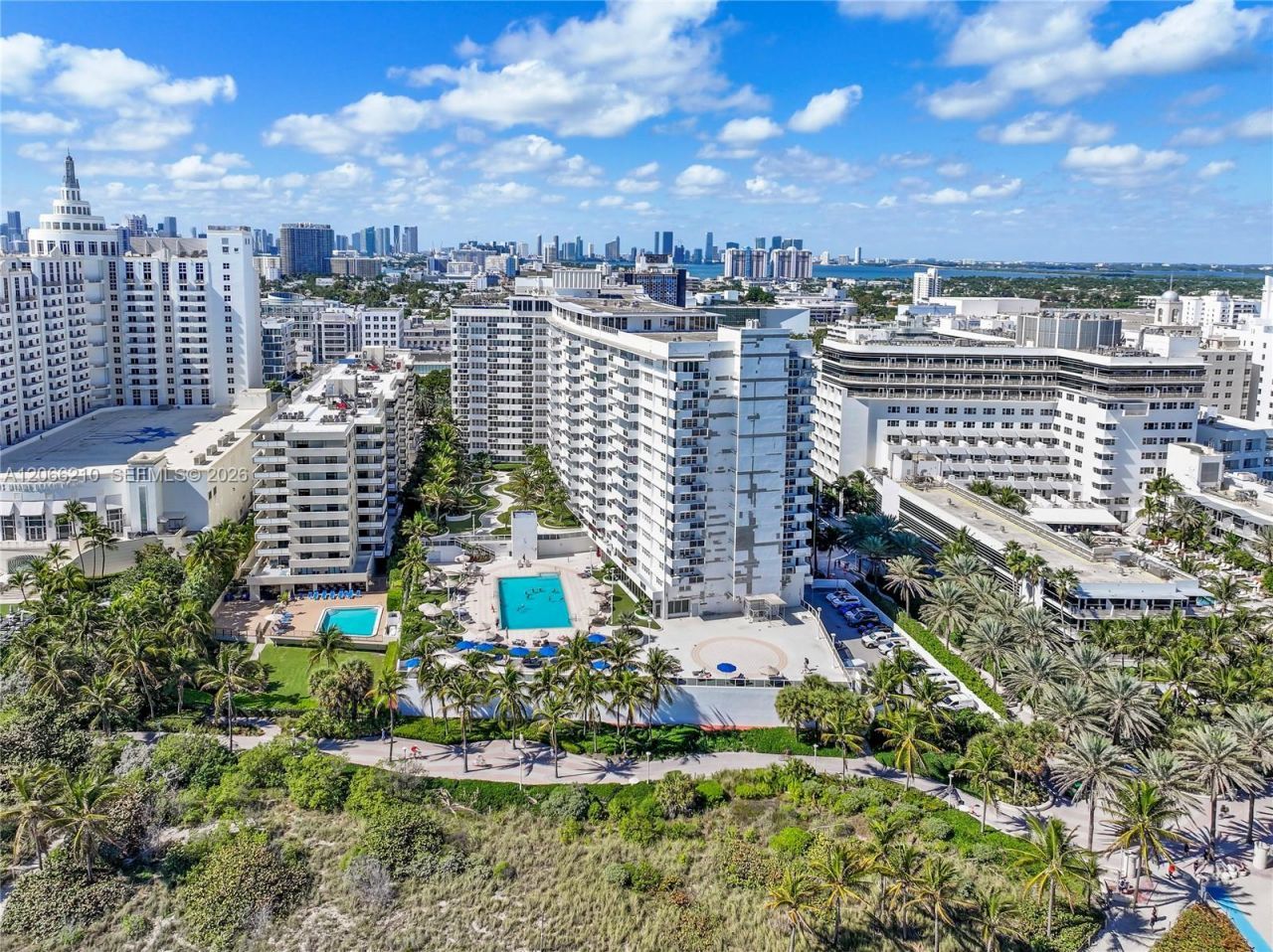100 Lincoln Rd, Unit 301, Miami Beach, FL 33139 Photo