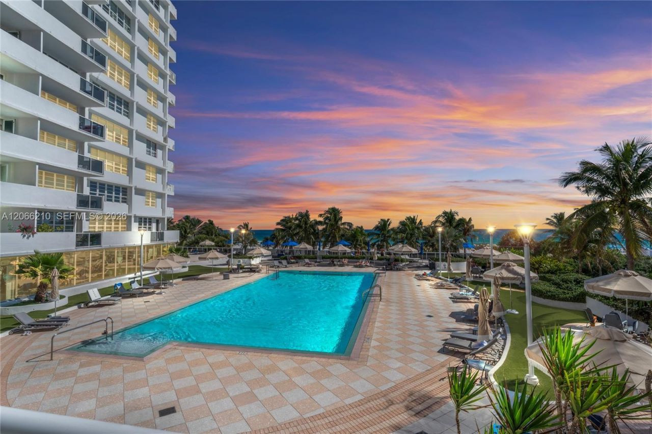 100 Lincoln Rd, Unit 301, Miami Beach, FL 33139 Photo