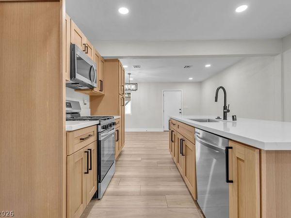 472 National Street , Henderson, NV 89015