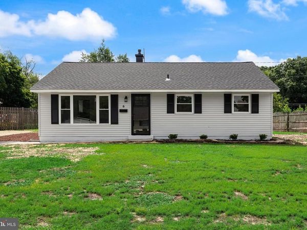 6 HOLLY DRIVE, WEST BERLIN, NJ 08091