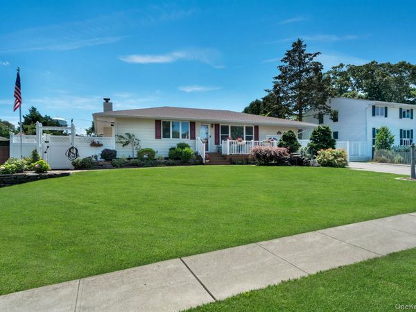 15 Abbey Drive, Commack, NY 11725