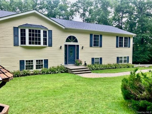 36 Carpenter Road, New Hampton, NY 10958