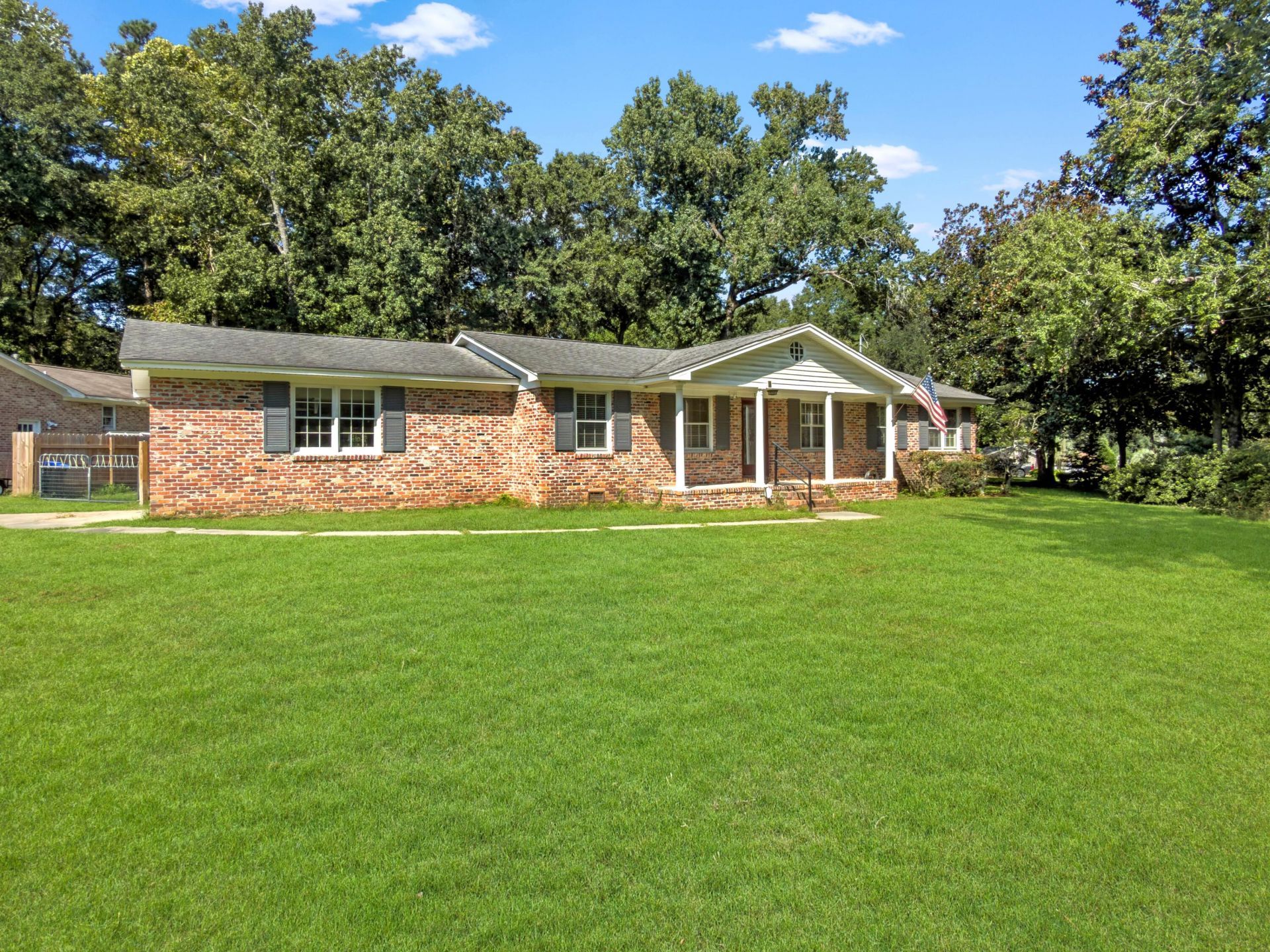 118 Azalea Drive Photo 6