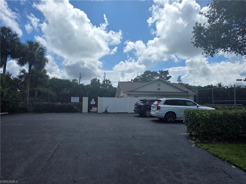 10931 Helm Ct, Naples, FL 34109 Photo