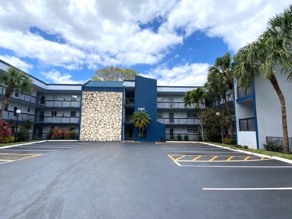 3160 HOLIDAY SPRINGS Boulevard, Unit 7-311, Margate, FL 33063