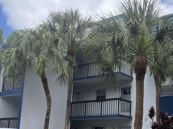 3160 HOLIDAY SPRINGS Boulevard, Unit 7-311, Margate, FL 33063