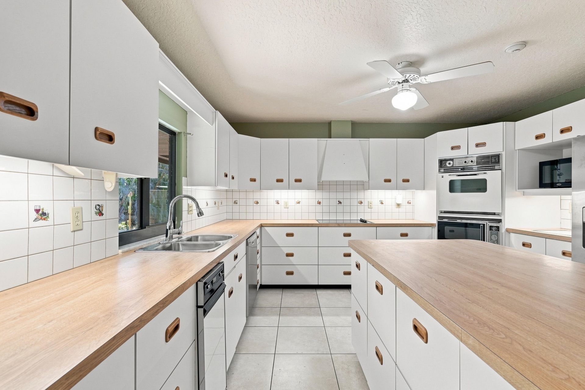2381 SW Bayshore Boulevard, Port Saint Lucie, FL 34984 Photo