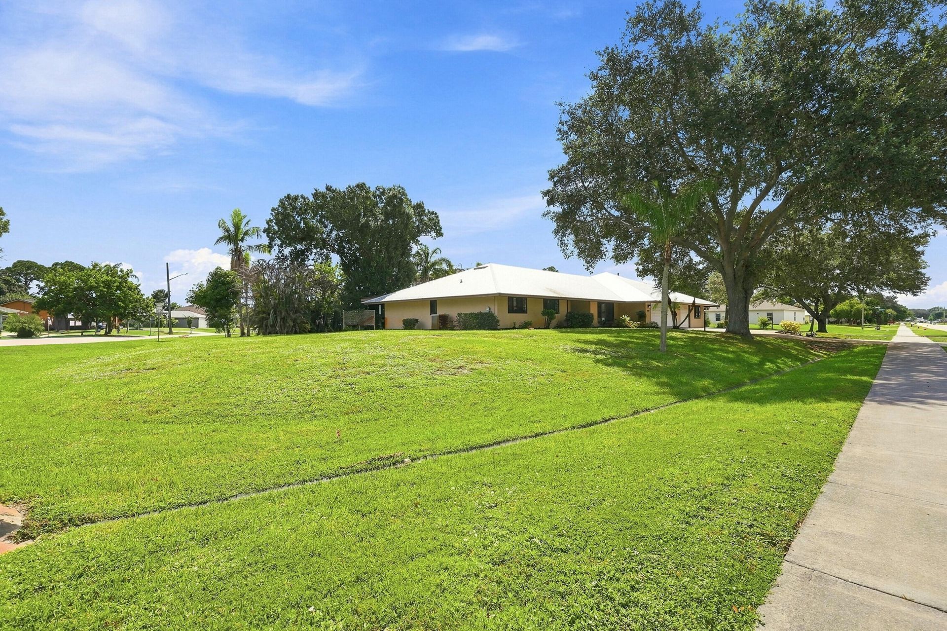 2381 SW Bayshore Boulevard, Port Saint Lucie, FL 34984 Photo