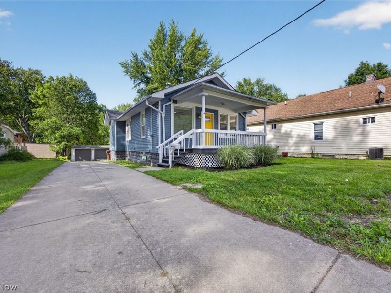 3226 W Ridgewood Drive, Parma, OH 44134 Photo 2