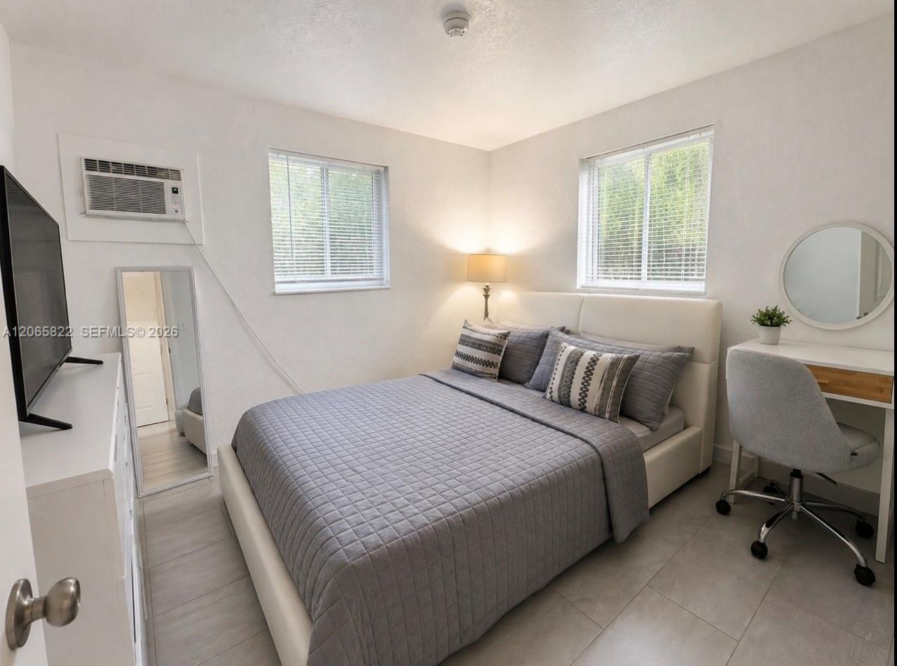 5920 NE 1st Ter , Fort Lauderdale, FL 33334 Photo