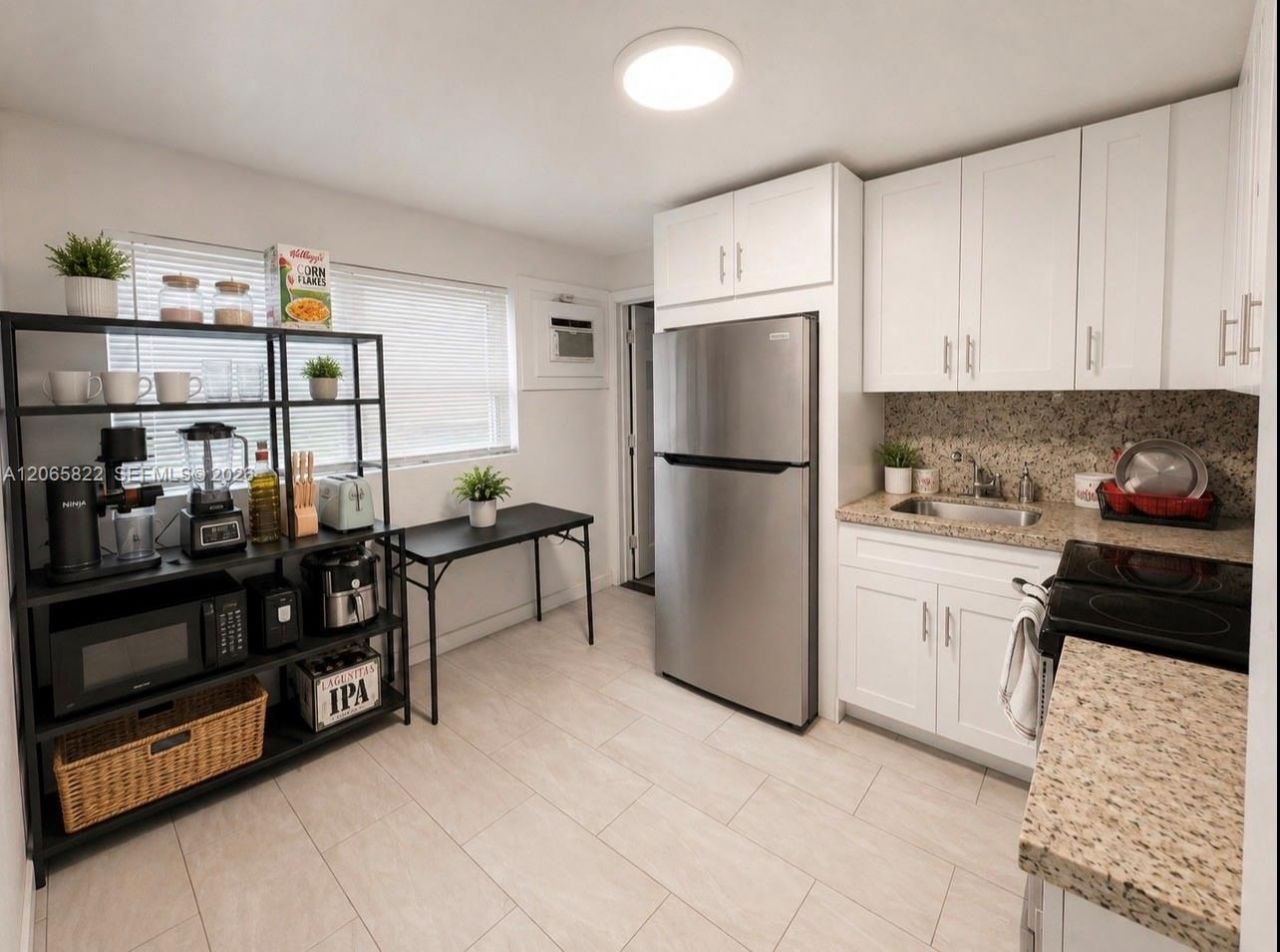 5920 NE 1st Ter , Fort Lauderdale, FL 33334 Photo