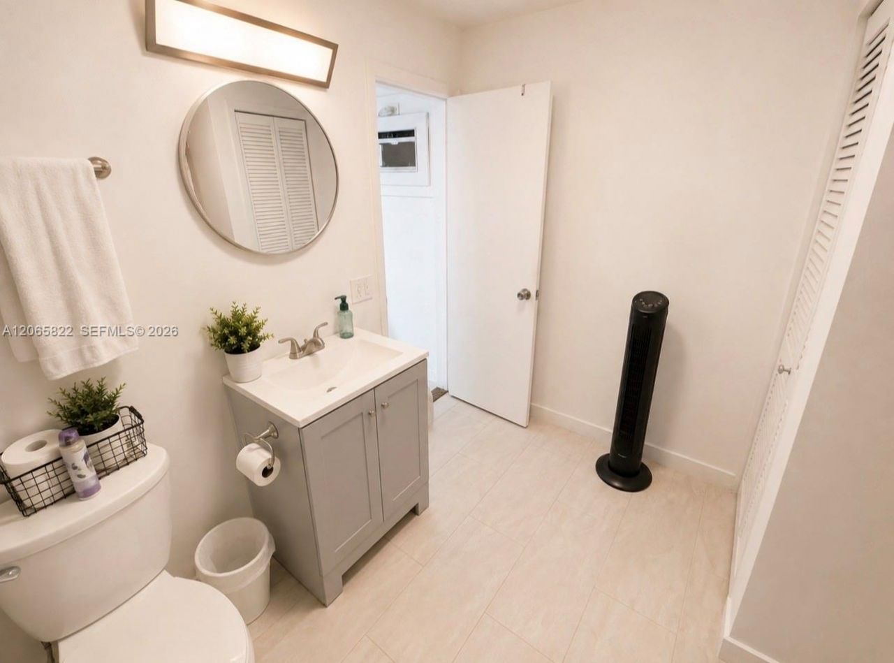 5920 NE 1st Ter , Fort Lauderdale, FL 33334 Photo