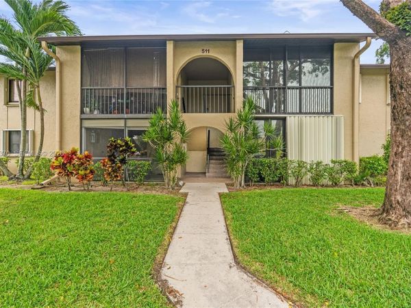 511 Shady Pine Way , Unit D1, Green Acres, FL 33415