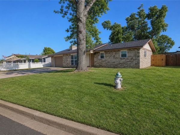 1312 Wood Street , Rogers, AR 72756