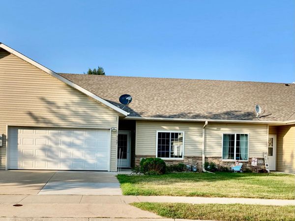 5157 Weatherstone Drive NW, Rochester, MN 55901
