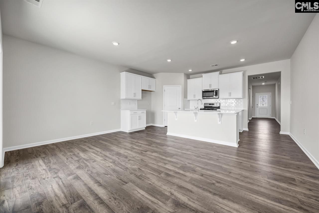 509 Leathertree Lane  Photo 9