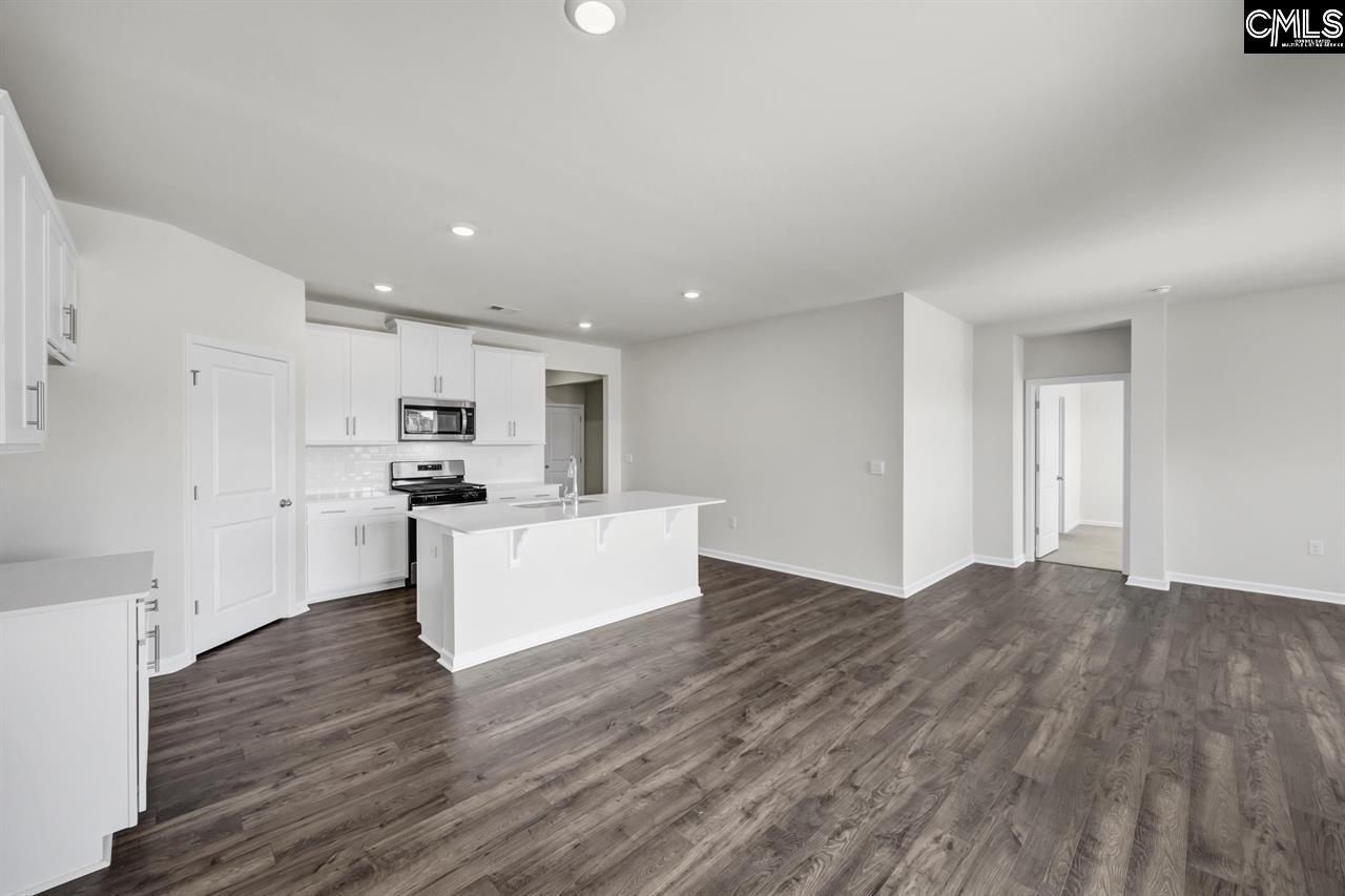 509 Leathertree Lane  Photo 10
