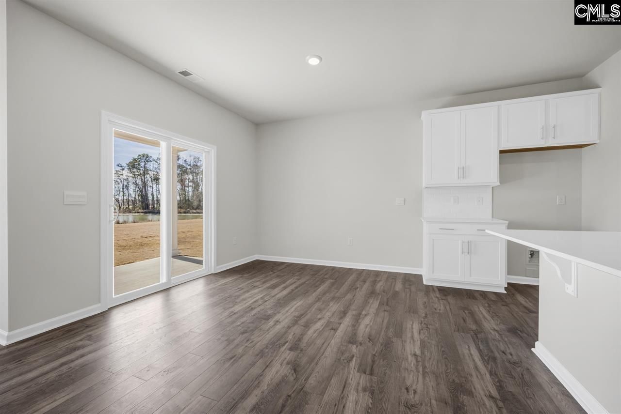 509 Leathertree Lane  Photo 11