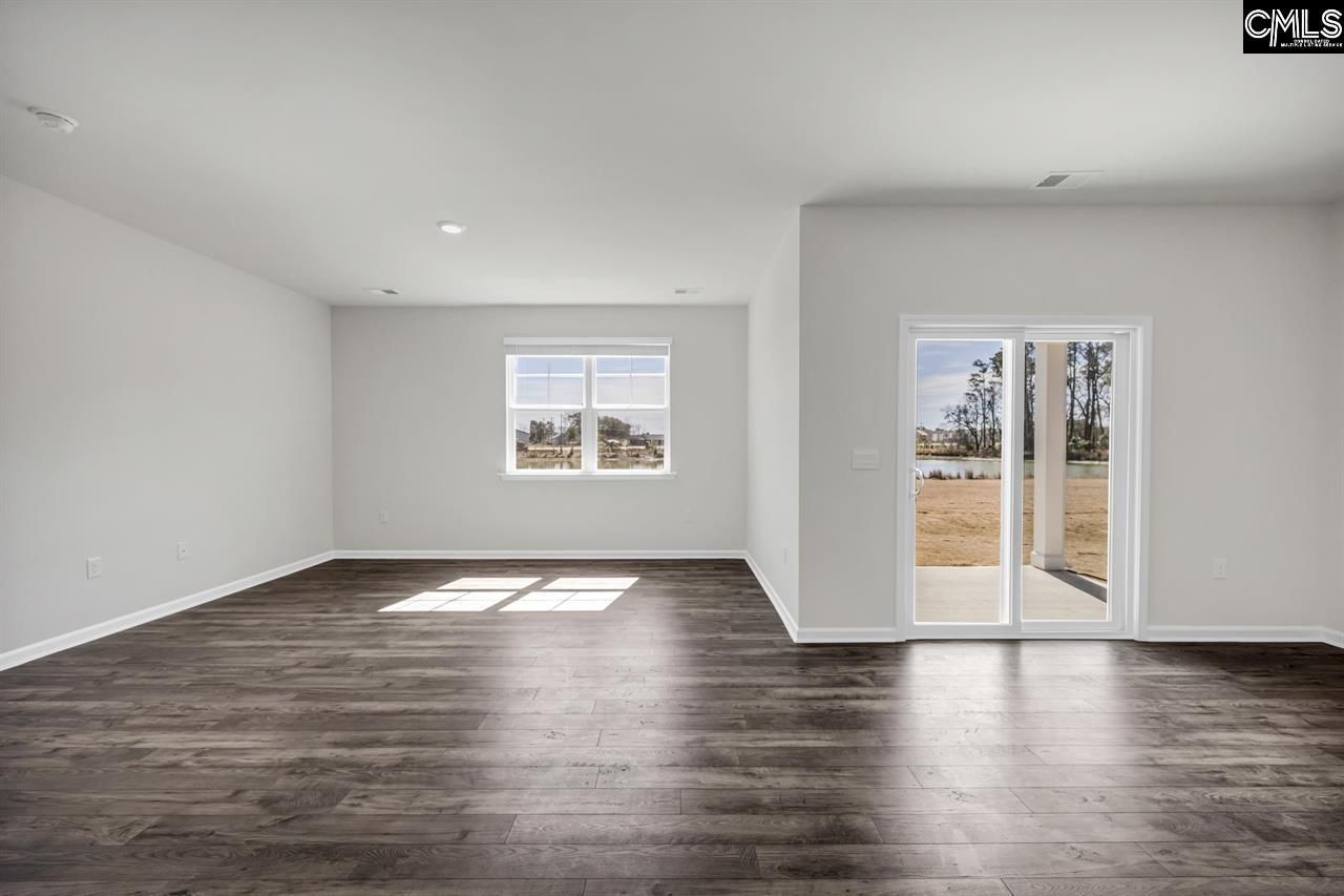 509 Leathertree Lane  Photo 12