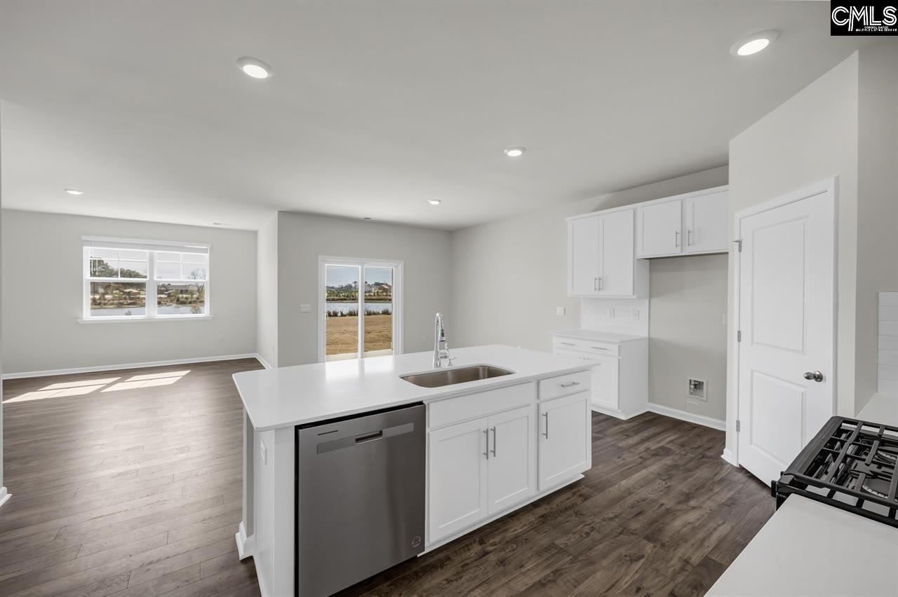 509 Leathertree Lane  Photo 8