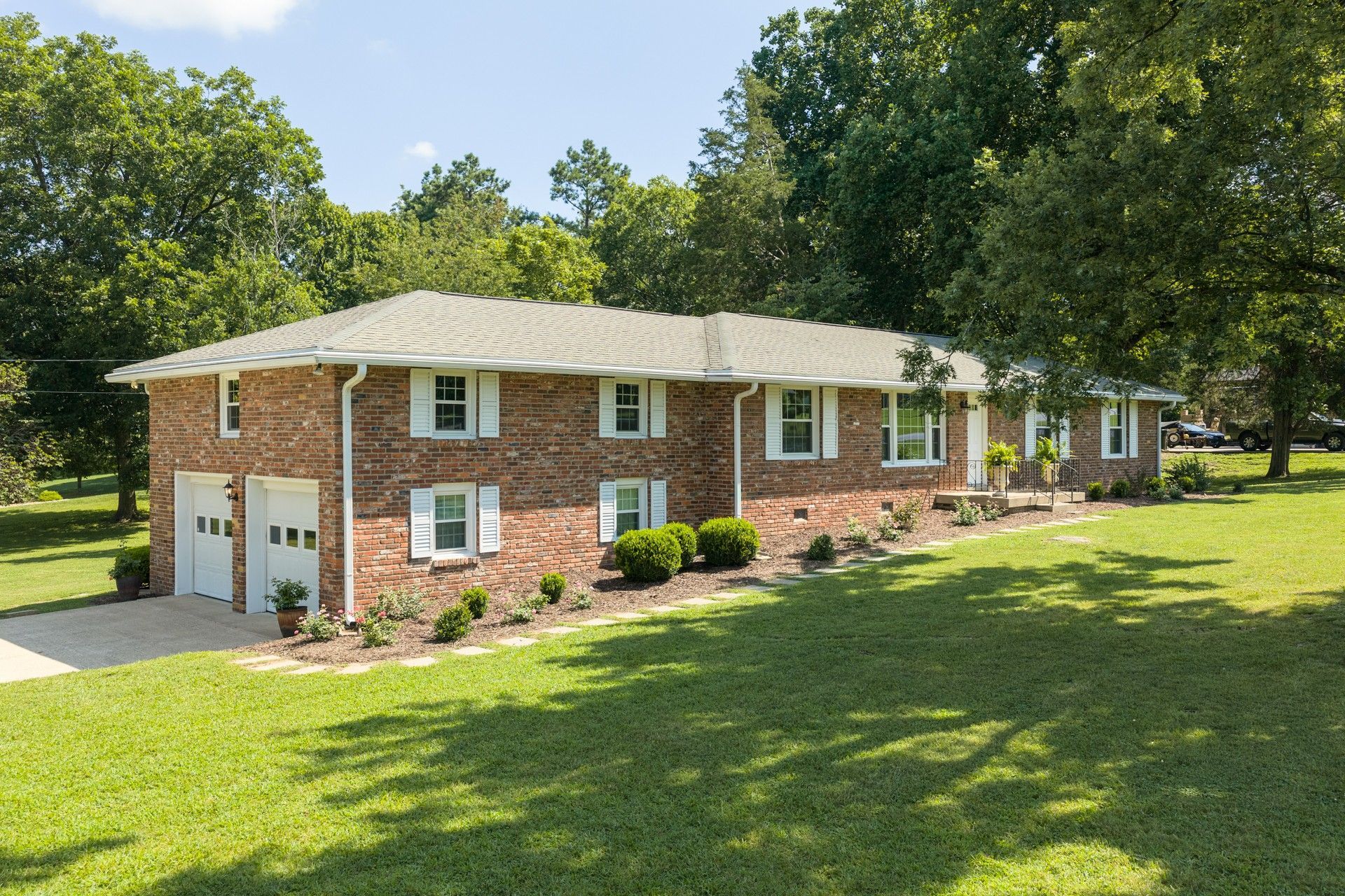 408 Hillview Dr, Mount Juliet, TN 37122 Main Photo