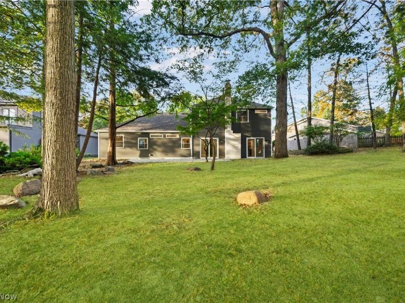 20121 Driftwood Court, Strongsville, OH 44149 Photo 2