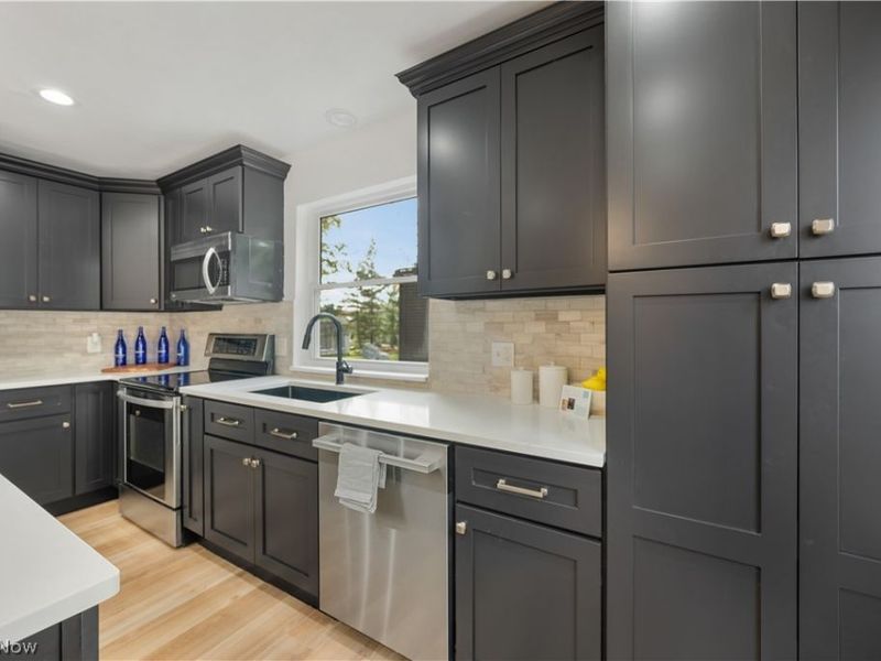 20121 Driftwood Court, Strongsville, OH 44149 Photo 8