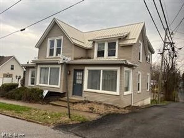 104 S Sugar Street, St Clairsville, OH 43950