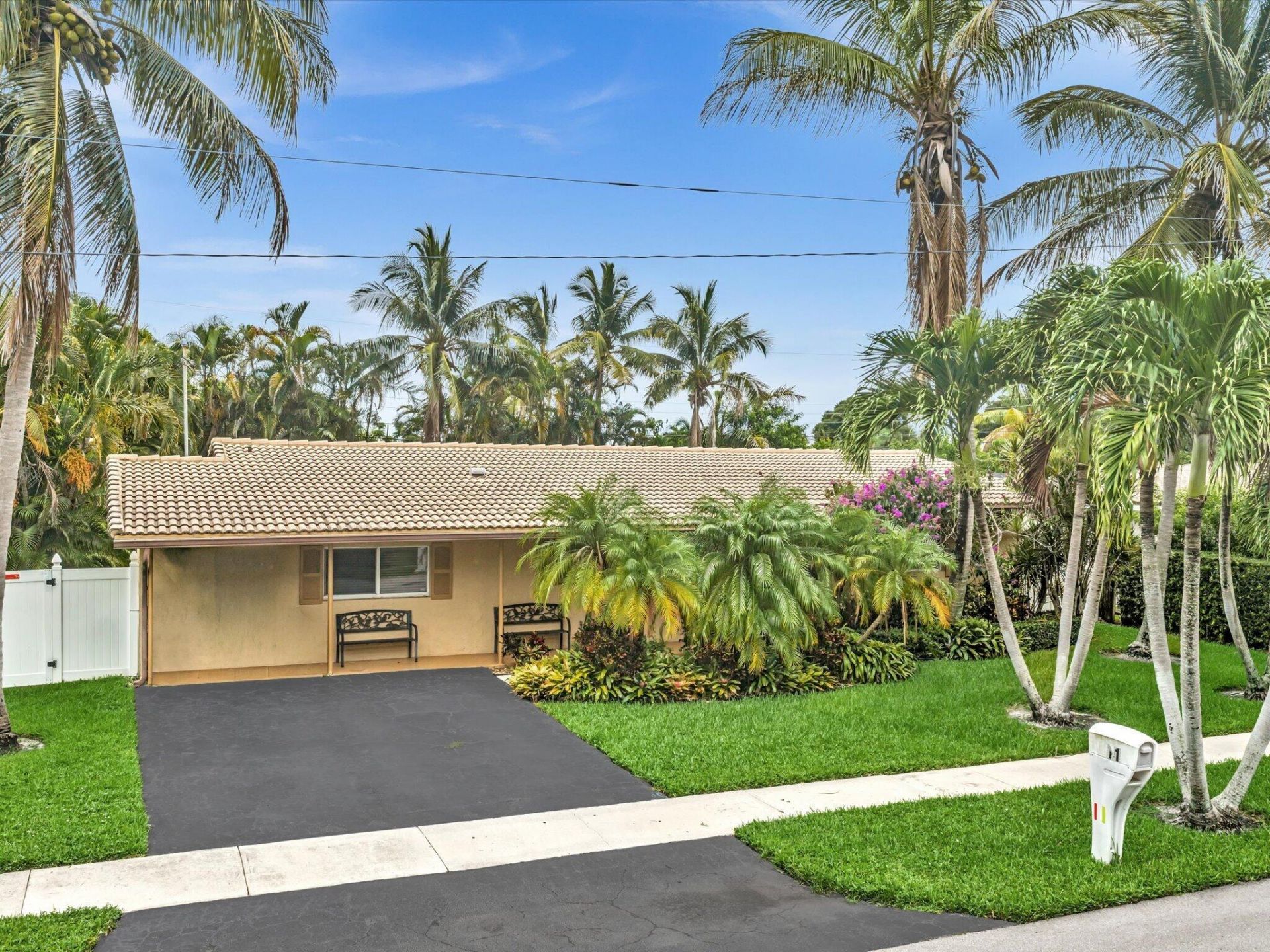 11 Forest Hills Lane, Boca Raton, FL 33431 Photo