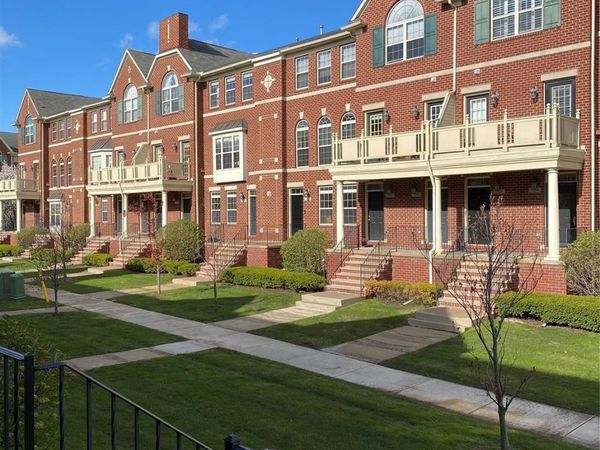 1394 Ashford Court , Troy, Mi 48084