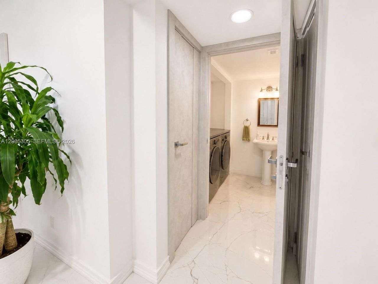 3600 Mystic Pointe Dr , Unit 1715, Aventura, FL 33180 Photo